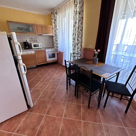 Aranyeso Apartman ハイデゥソボスロー エクステリア 写真