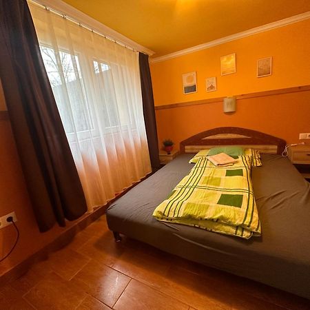 Aranyeso Apartman ハイデゥソボスロー エクステリア 写真