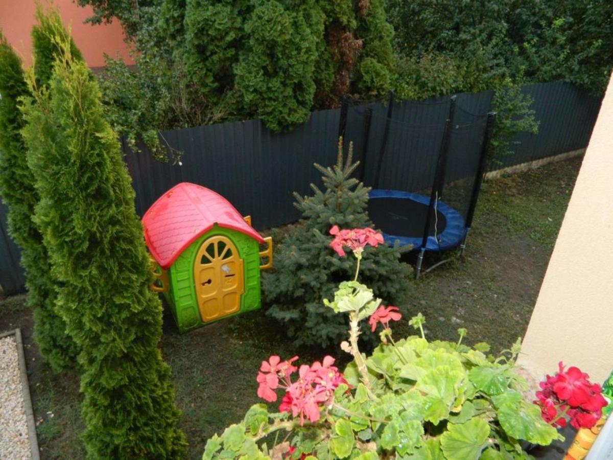 Aranyeso Apartman ハイデゥソボスロー エクステリア 写真