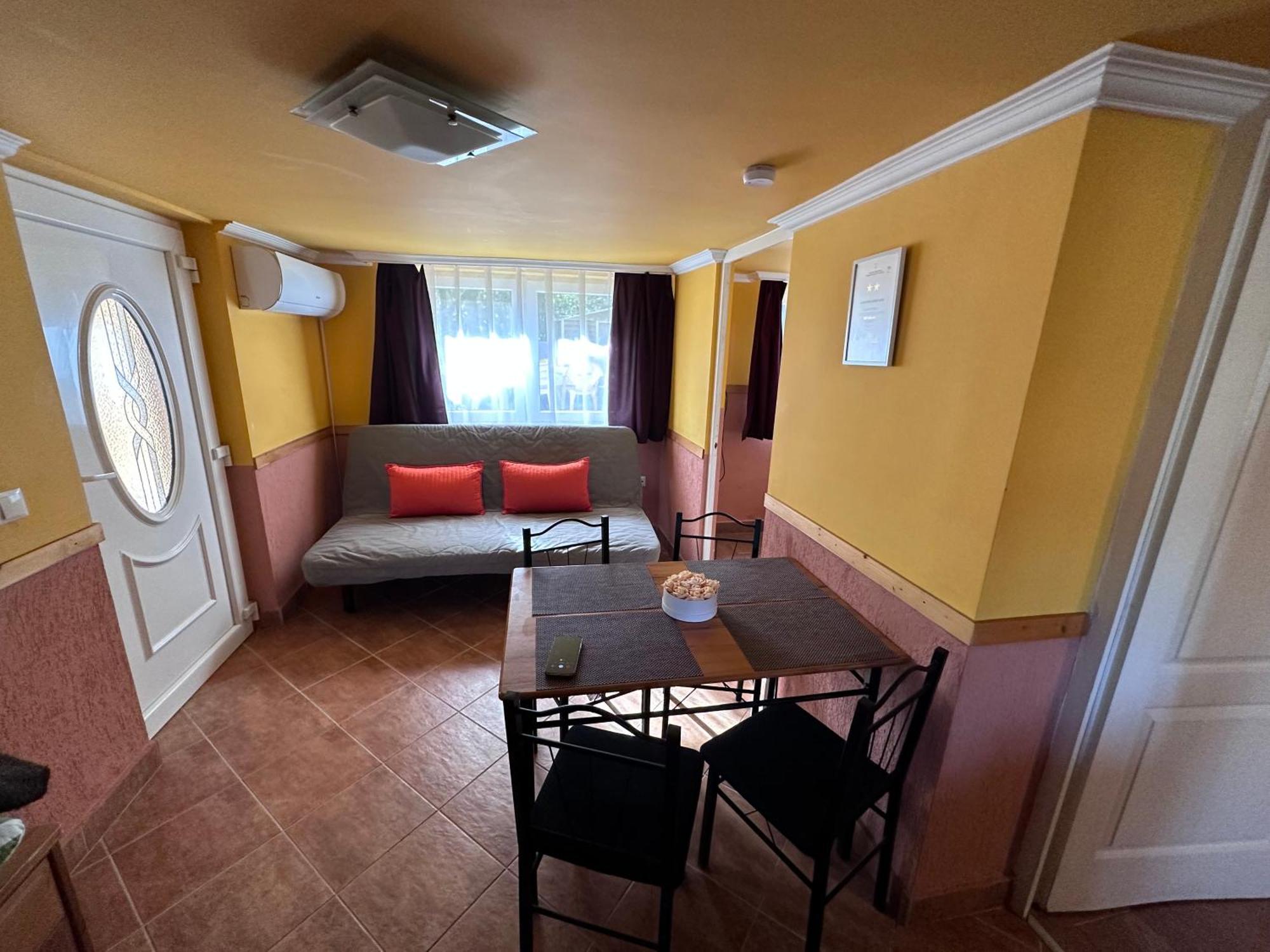 Aranyeso Apartman ハイデゥソボスロー エクステリア 写真