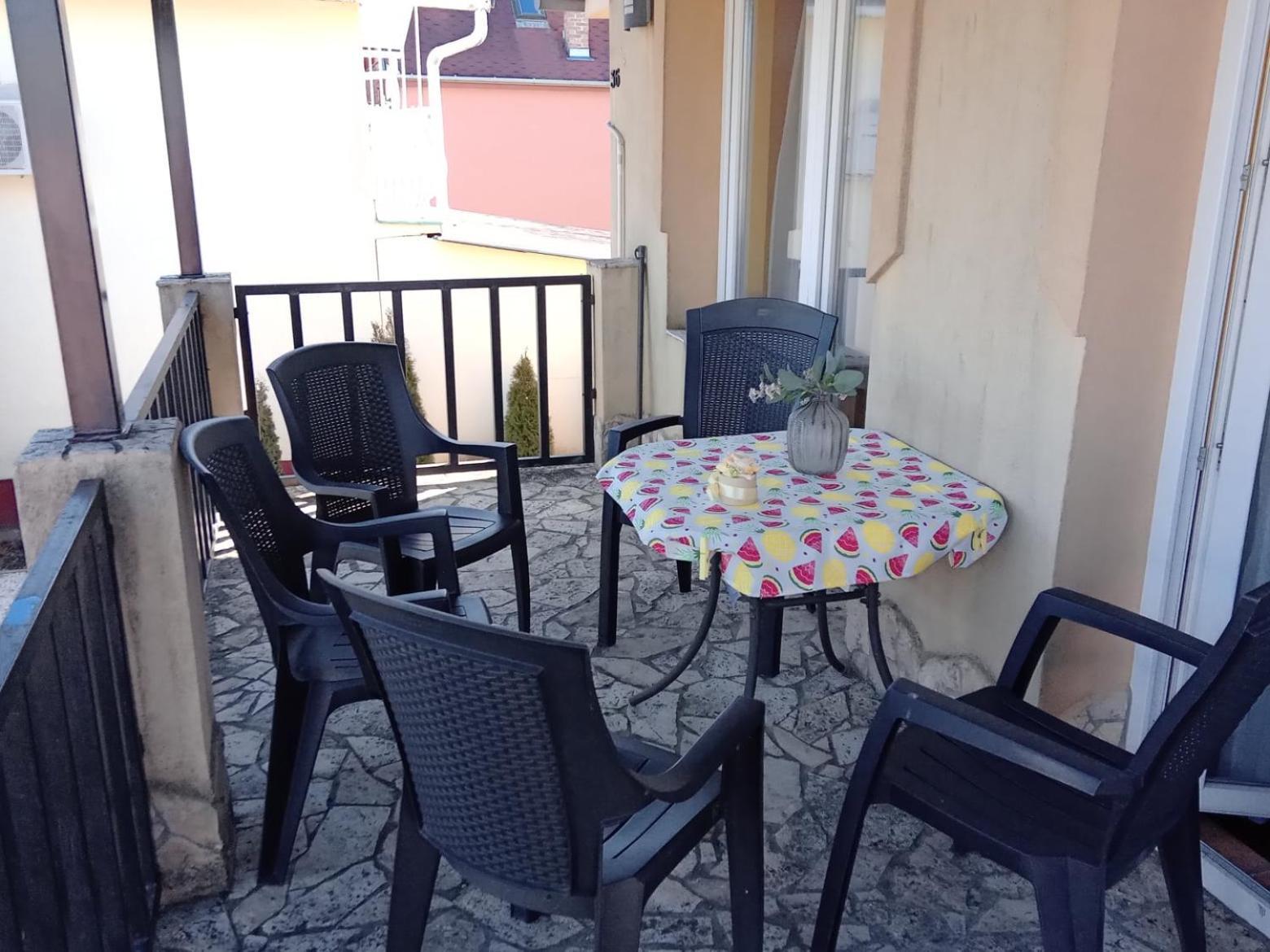 Aranyeso Apartman ハイデゥソボスロー エクステリア 写真